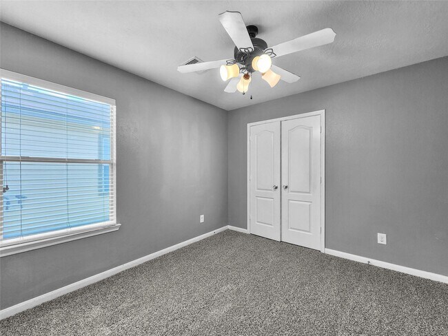 Building Photo - 15519 Echo Stable Ln