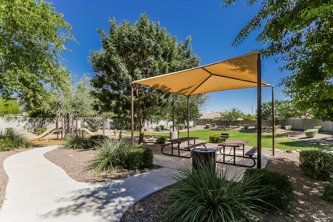 Building Photo - 1737 S Desert View Pl