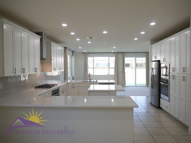 Building Photo - Modern Two-story 4 Bed 3.5 Bath 2,786 sqft...