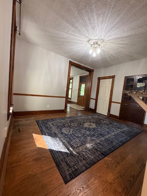 Building Photo - 616 Perrin Ave