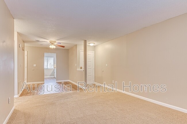 Building Photo - 2808 Thomas Ln