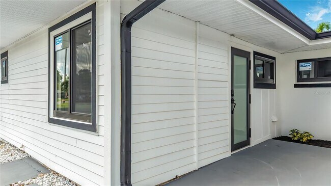 Building Photo - 2472 Tradewinds Dr