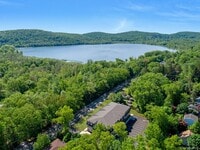 Building Photo - 962 US-9W