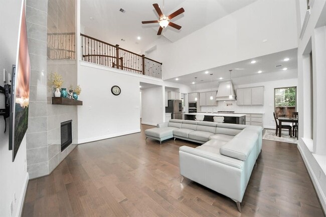 Building Photo - 14827 Vista Chase Trl
