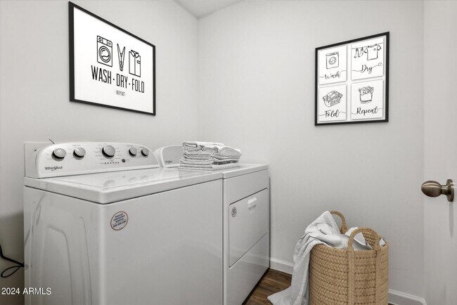Building Photo - 7922 Magic Dr