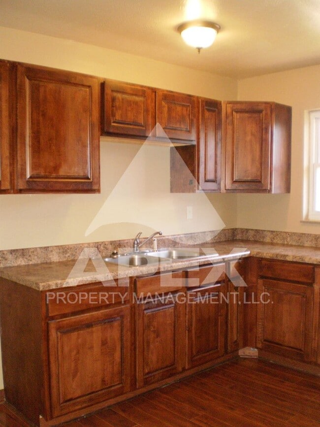 Building Photo - MOVE-IN SPECIAL, $1 RENT!! - Nice 2 Bd - 1Ba Apartment in Fountain City w/1-Car Carport Parking -...