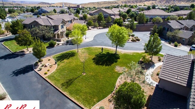 Building Photo - 3 Bedroom Furnished Home in Hidden Valley ...