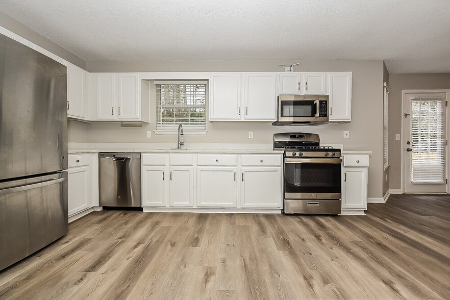 Building Photo - 5622 Glen Ridge Bend