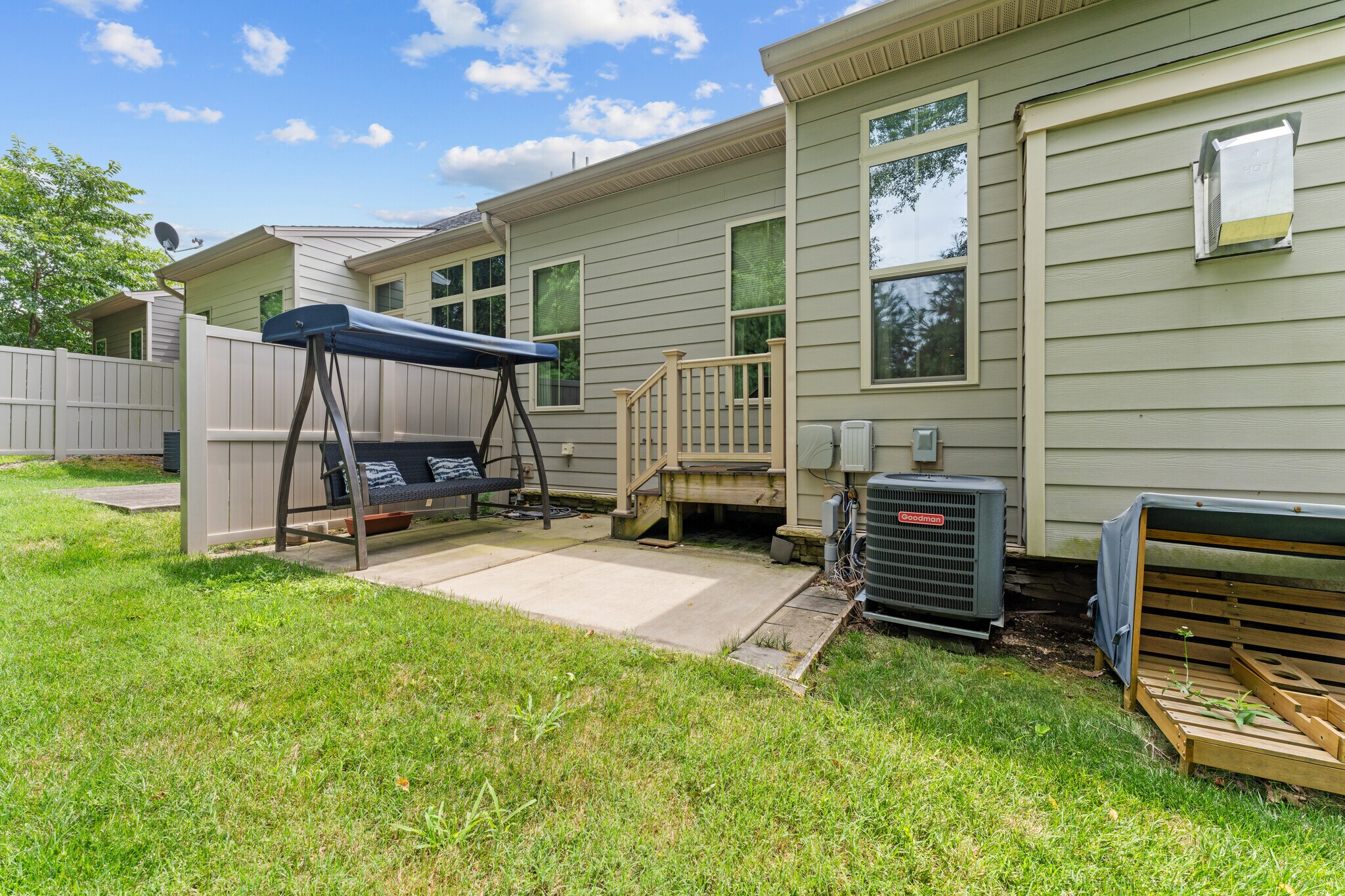 Building Photo - 433 Fairmont Dr