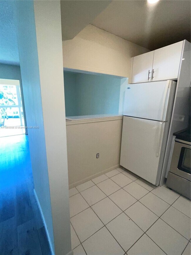 Building Photo - 4200 Crystal Lake Dr