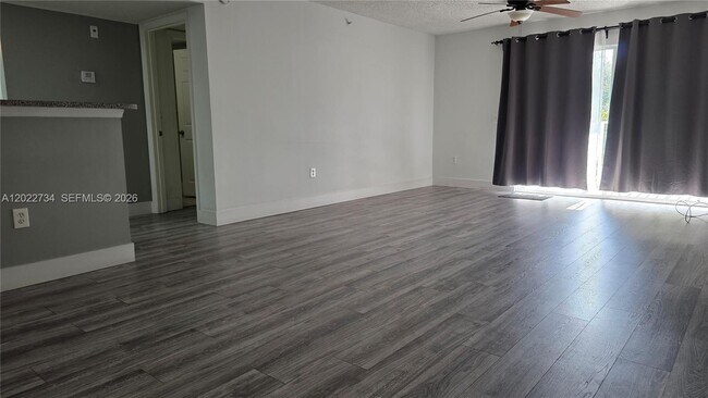 Building Photo - 5011 Wiles Rd