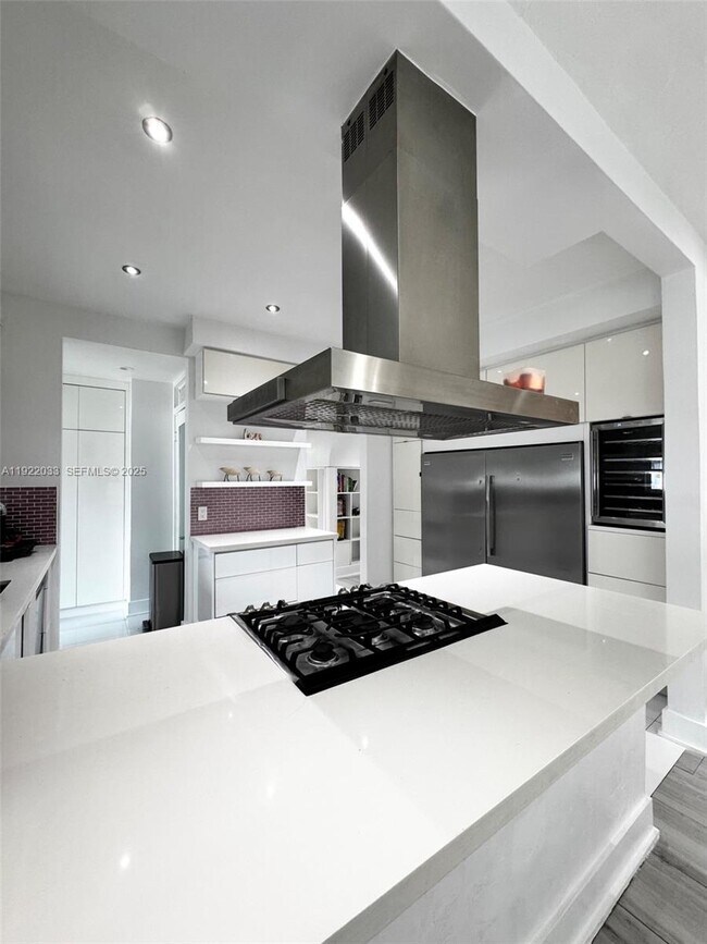 Building Photo - 3470 Sheridan Ave