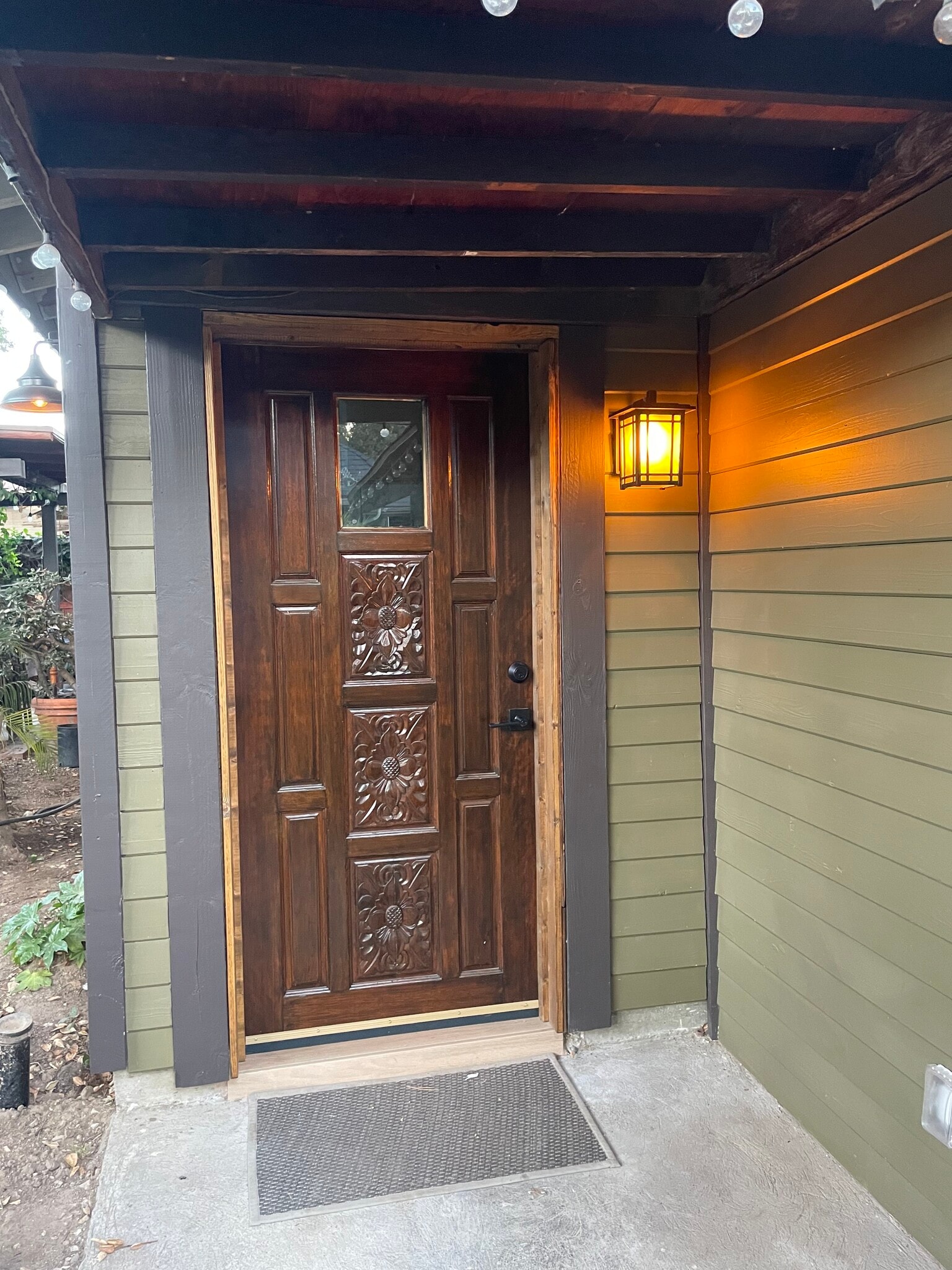 Entrance - 860 N Mar Vista Ave
