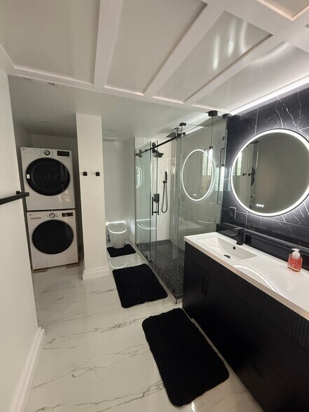 Building Photo - 145 15th St NE