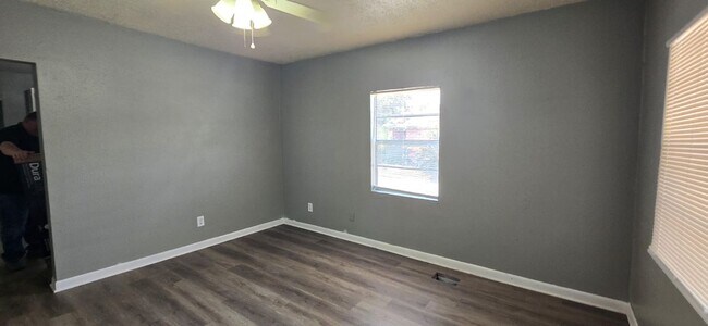 Building Photo - 829 Texas Ave