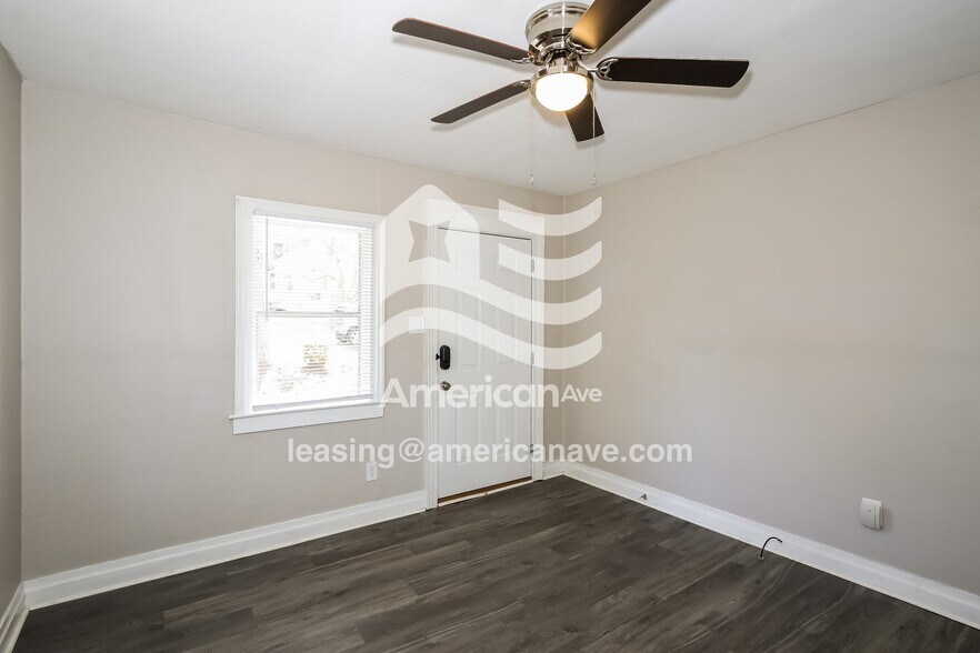 Building Photo - 2805 Royal St