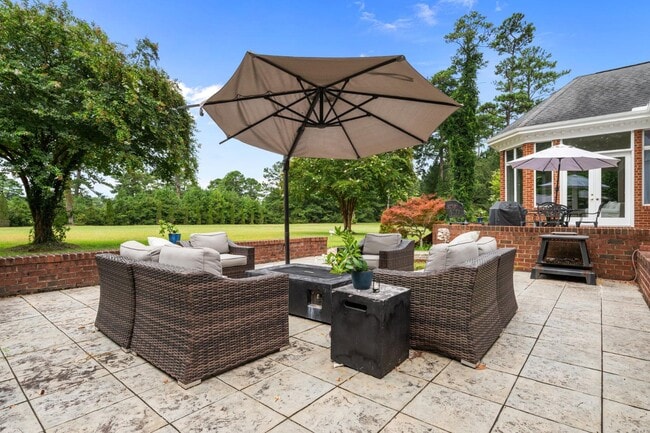 Building Photo - 450 Cox Rd