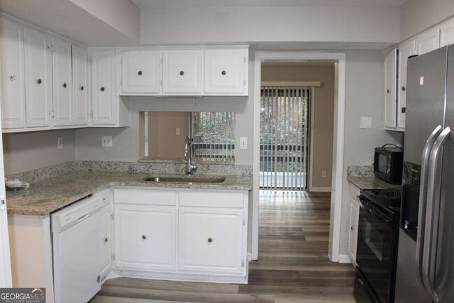 Building Photo - 1010 Mariners Ct