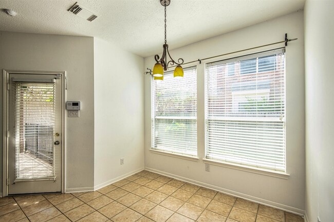 Building Photo - 6219 Surfside Ln