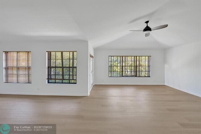 Building Photo - 2622 NW 49th St
