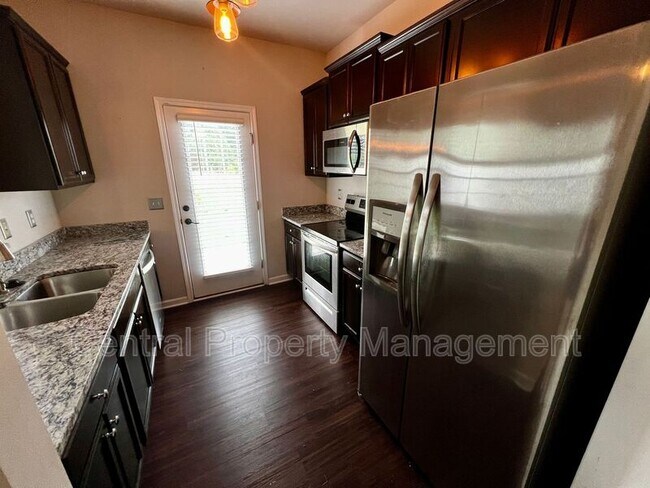 Building Photo - 43 Moorlyn Ln