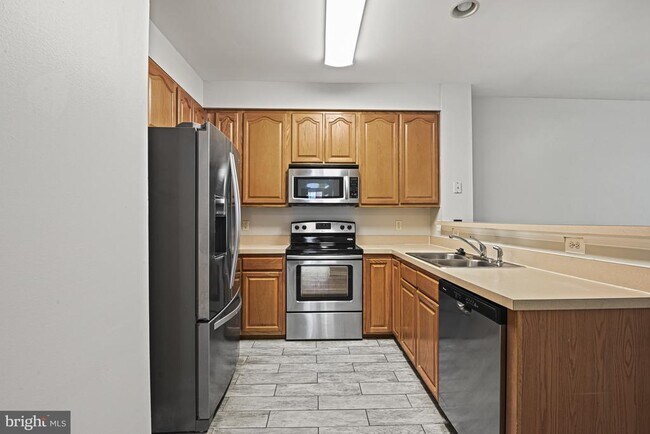 Building Photo - 46186 Walpole Terrace