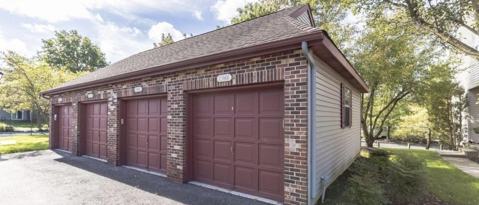 Building Photo - 1346 Chanticleer-