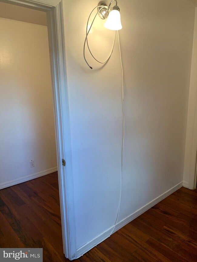 Building Photo - 605 N Carey St