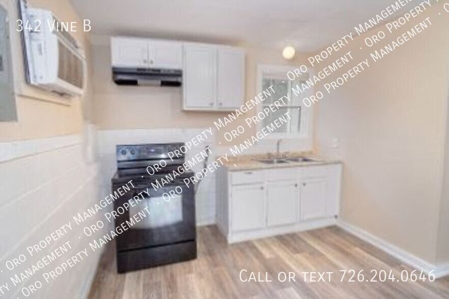 Building Photo - Wonderful Home So Close to Downtown