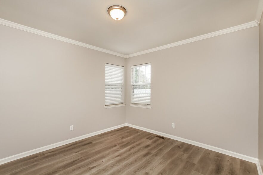 Building Photo - 100 Bath Cir