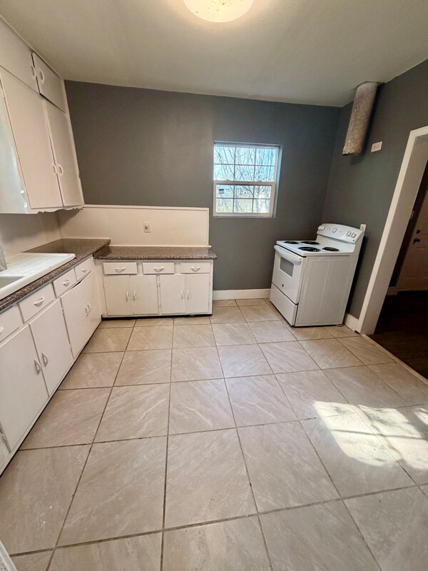 Building Photo - 120 W 18th St