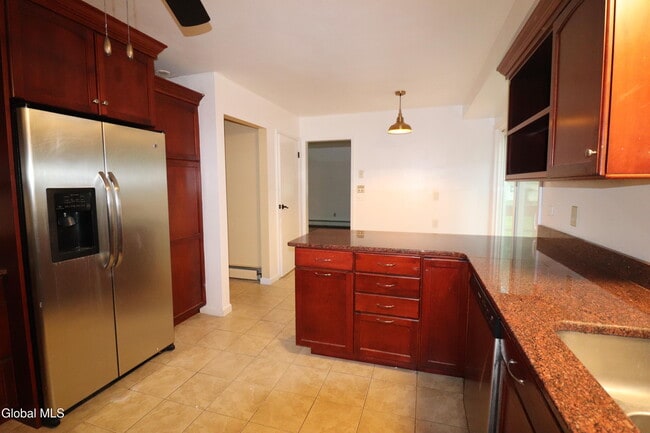 Building Photo - 8 Sweet Brier Dr