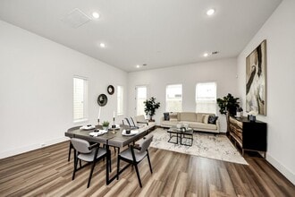 Building Photo - 879 Rachel St