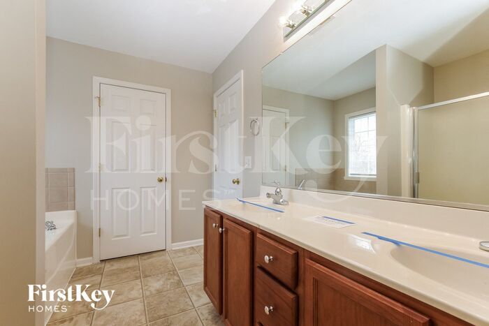 Building Photo - 6015 Trailshead Dr