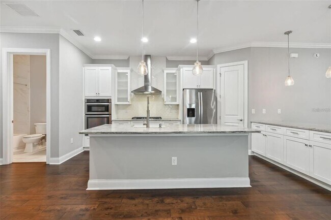 Building Photo - 403 S Melville Ave