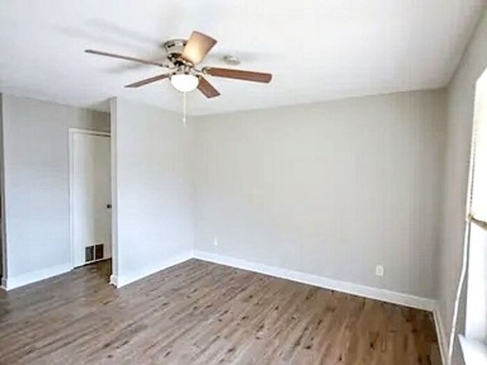 Building Photo - 2032 Stouts Rd