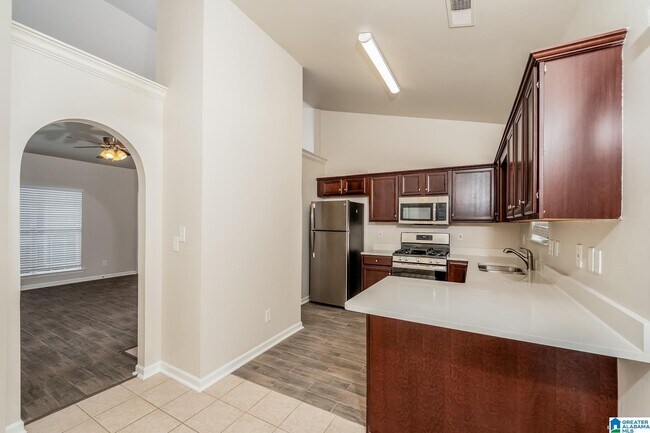 Building Photo - 4832 Longmeadow Dr