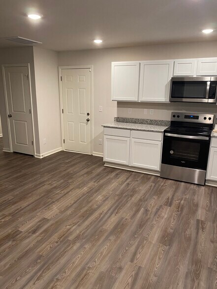 Building Photo - 427 Silo Ct