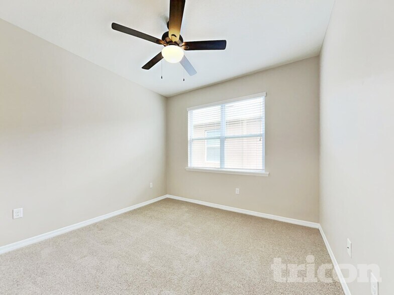 Building Photo - 112 Waterside Cir
