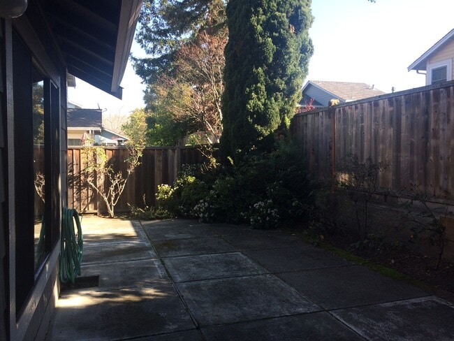 Building Photo - 22 Wexford Pl