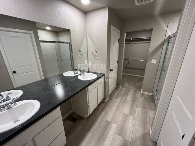 Building Photo - 3644 Ronald Reagan Ave