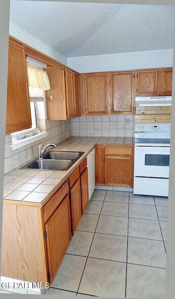 Building Photo - 7133 Imperial Ridge Dr