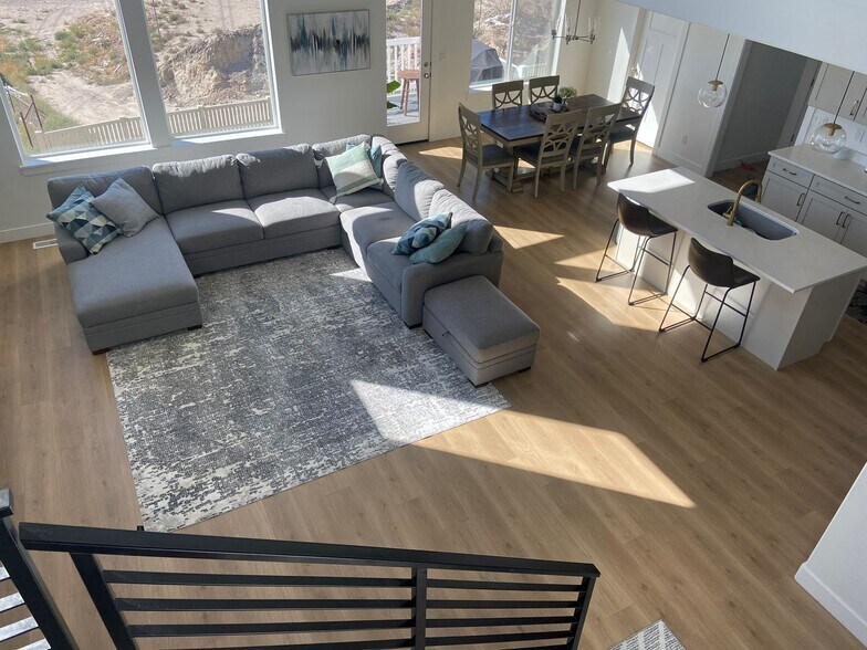 Building Photo - 1307 W Quailhill Rd