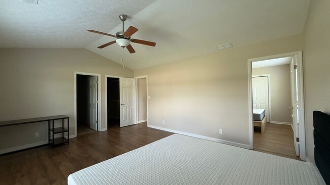 Building Photo - Updated 4-Bedroom Gem in West Lafayette – ...
