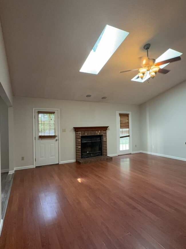 Building Photo - 109 Bridgewater Ct