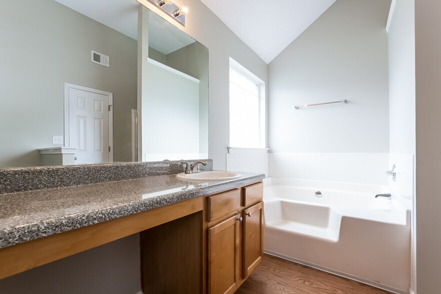 Building Photo - 153 Bellington Dr