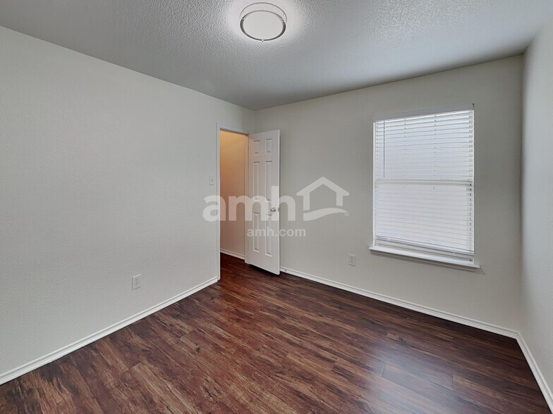 Building Photo - 14117 Cochise Dr