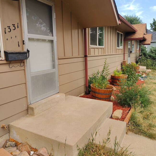 Building Photo - 2 Bedroom in North Boulder Triplex