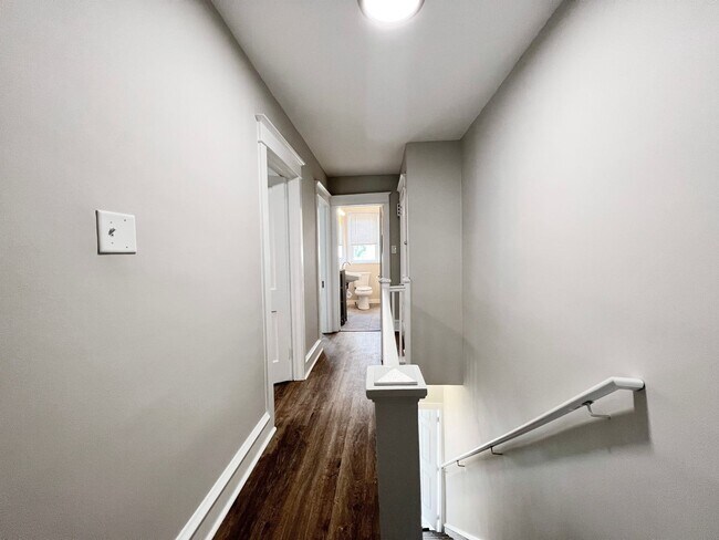 Building Photo - 193-197 E Lancaster Ave