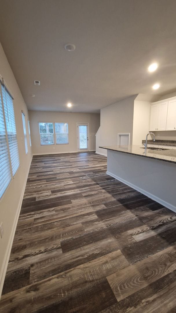 Building Photo - 3BR w/ 1-Car Garage + Central AC in Mooresville